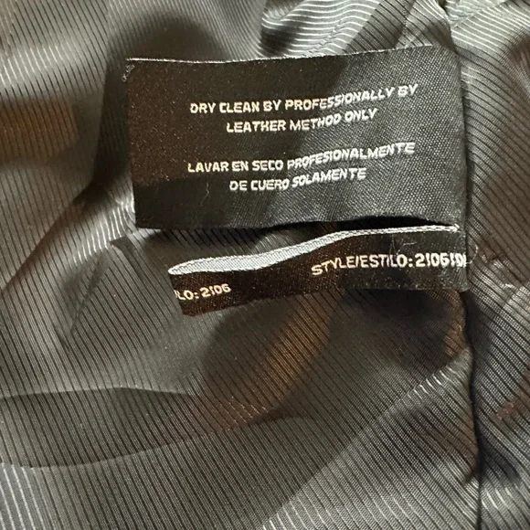 Black vintage 100% Leather Jacket,really good condition, light wear on sleeves. - Picture 11 of 13